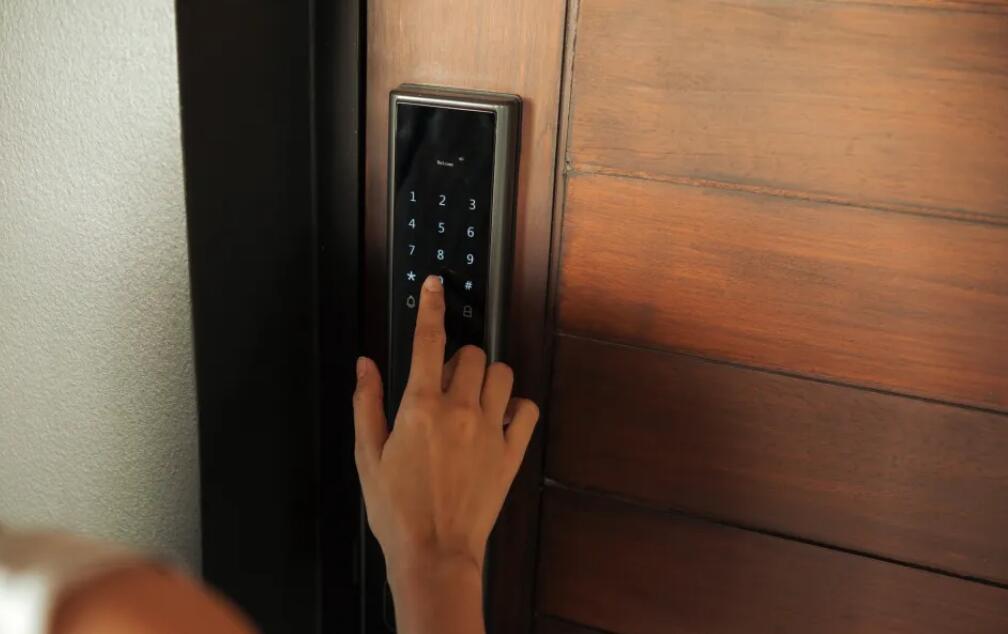 What to Do If Your Smart Lock Experiences a Software Bug